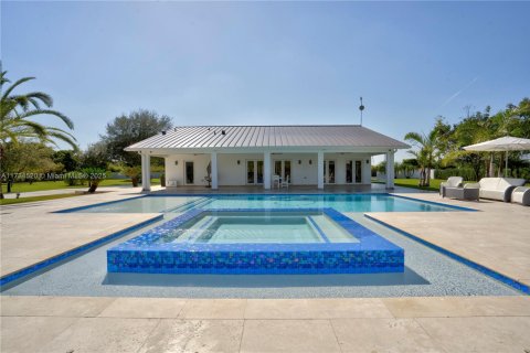 House in Miami, Florida 5 bedrooms, 281.87 sq.m. № 1484084 - photo 21