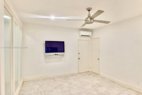 Condominio en alquiler en Miami Beach, Florida, 1 dormitorio, 34.19 m2 № 2000714 - foto 6