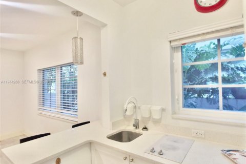Condominio en alquiler en Miami Beach, Florida, 1 dormitorio, 34.19 m2 № 2000714 - foto 10