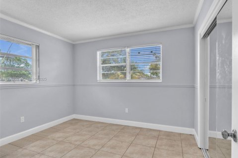 House in Miramar, Florida 3 bedrooms, 106.65 sq.m. № 1994952 - photo 17