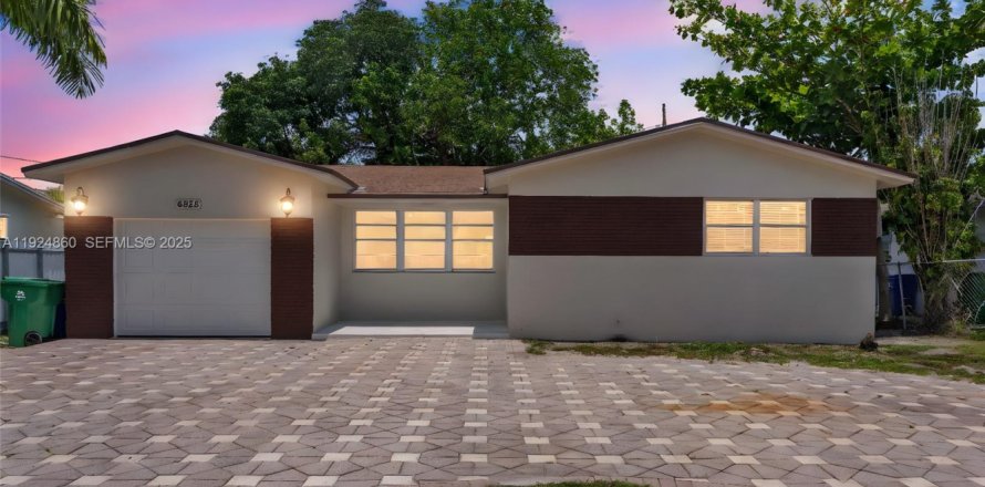 House in Miramar, Florida 3 bedrooms, 106.65 sq.m. № 1994952