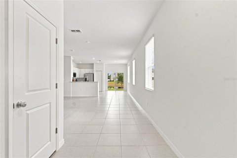 Touwnhouse à vendre à Zephyrhills, Floride: 2 chambres, 165.64 m2 № 2319223 - photo 3