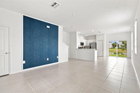 Touwnhouse à vendre à Zephyrhills, Floride: 2 chambres, 165.64 m2 № 2319223 - photo 4