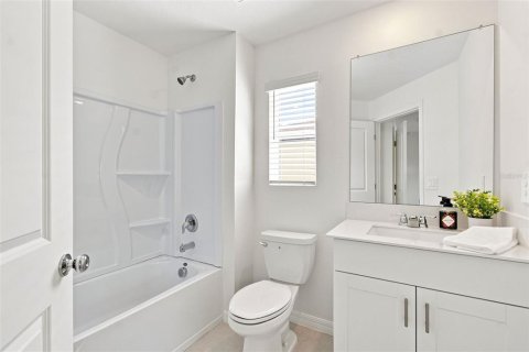 Touwnhouse à vendre à Zephyrhills, Floride: 2 chambres, 165.64 m2 № 2319223 - photo 16