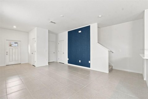 Touwnhouse à vendre à Zephyrhills, Floride: 2 chambres, 165.64 m2 № 2319223 - photo 5