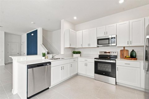 Touwnhouse à vendre à Zephyrhills, Floride: 2 chambres, 165.64 m2 № 2319223 - photo 11