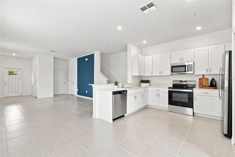 Touwnhouse à vendre à Zephyrhills, Floride: 2 chambres, 165.64 m2 № 2319223 - photo 7