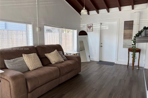 Villa ou maison à vendre à Hollywood, Floride: 2 chambres, 112.6 m2 № 2051568 - photo 5