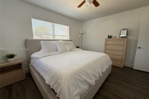 Villa ou maison à vendre à Hollywood, Floride: 2 chambres, 112.6 m2 № 2051568 - photo 22