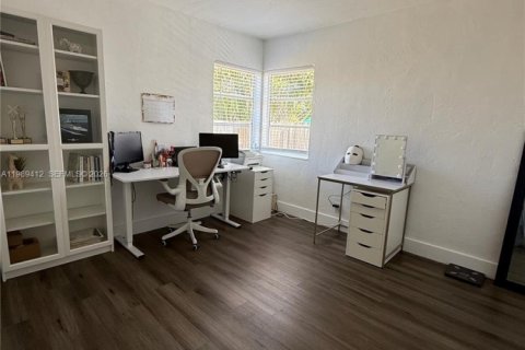 Villa ou maison à vendre à Hollywood, Floride: 2 chambres, 112.6 m2 № 2051568 - photo 30