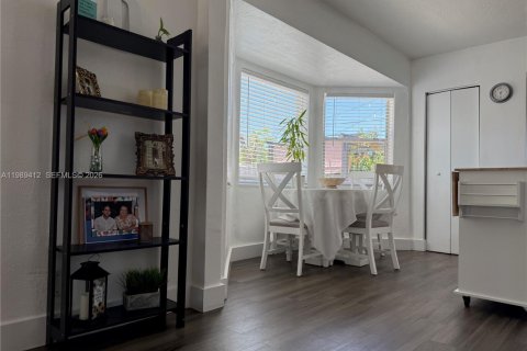 Villa ou maison à vendre à Hollywood, Floride: 2 chambres, 112.6 m2 № 2051568 - photo 9