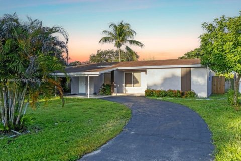 Casa en alquiler en Hollywood, Florida, 3 dormitorios, 138.89 m2 № 1943454 - foto 30