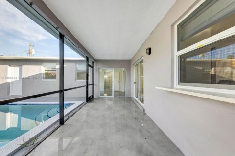 Casa en alquiler en Hollywood, Florida, 3 dormitorios, 138.89 m2 № 1943454 - foto 27