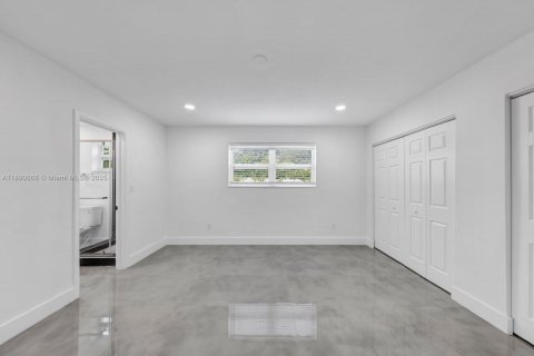 Casa en alquiler en Hollywood, Florida, 3 dormitorios, 138.89 m2 № 1943454 - foto 21