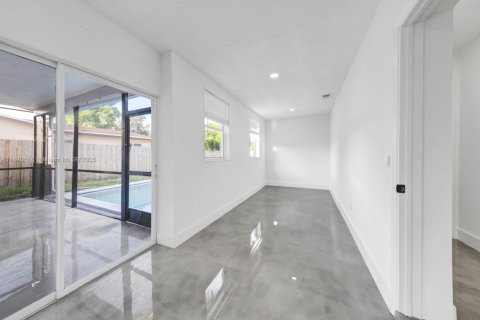 Casa en alquiler en Hollywood, Florida, 3 dormitorios, 138.89 m2 № 1943454 - foto 25