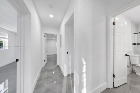 Casa en alquiler en Hollywood, Florida, 3 dormitorios, 138.89 m2 № 1943454 - foto 16