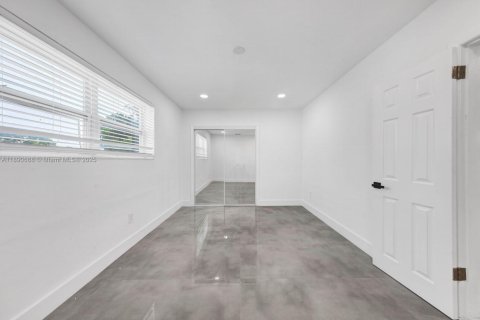 Casa en alquiler en Hollywood, Florida, 3 dormitorios, 138.89 m2 № 1943454 - foto 15
