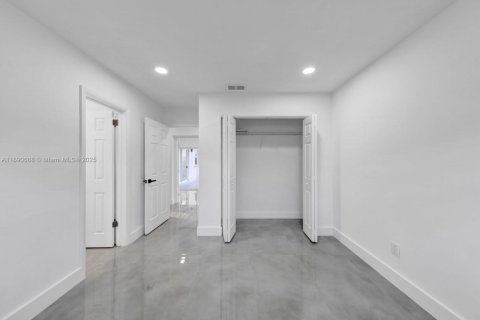 Casa en alquiler en Hollywood, Florida, 3 dormitorios, 138.89 m2 № 1943454 - foto 19