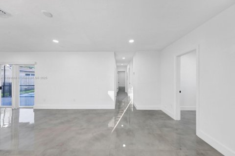Casa en alquiler en Hollywood, Florida, 3 dormitorios, 138.89 m2 № 1943454 - foto 13