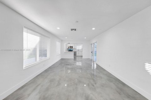Casa en alquiler en Hollywood, Florida, 3 dormitorios, 138.89 m2 № 1943454 - foto 7