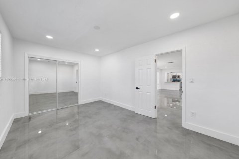 Casa en alquiler en Hollywood, Florida, 3 dormitorios, 138.89 m2 № 1943454 - foto 14