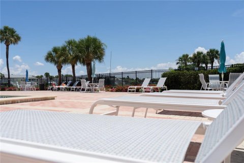 Condominio en venta en Saint Petersburg, Florida, 2 dormitorios, 94.57 m2 № 2199374 - foto 17