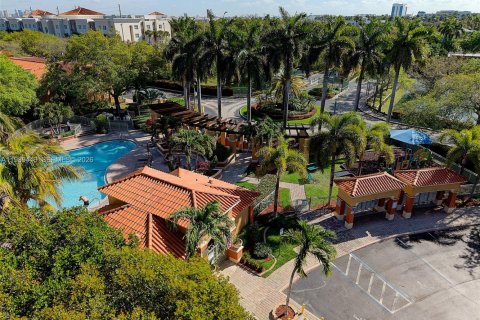 Купить таунхаус в Дания-Бич, Флорида 2 спальни, 102.19м2, № 2053323 - фото 23