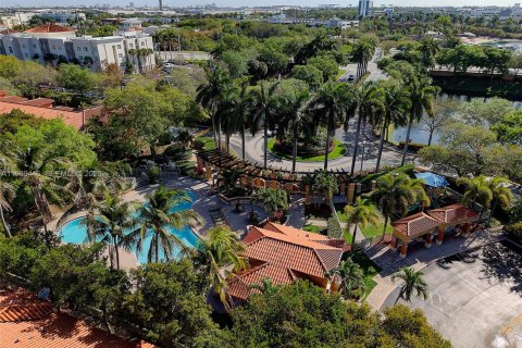 Купить таунхаус в Дания-Бич, Флорида 2 спальни, 102.19м2, № 2053323 - фото 24