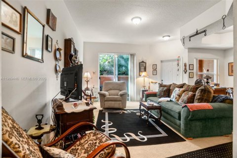 Купить таунхаус в Дания-Бич, Флорида 2 спальни, 102.19м2, № 2053323 - фото 6