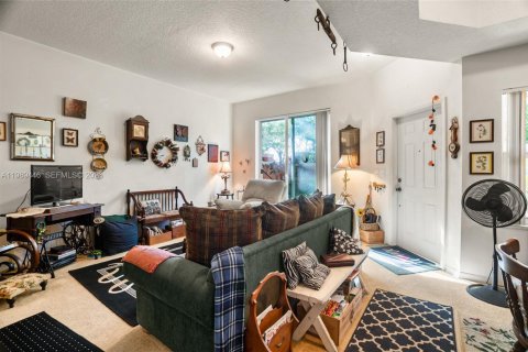 Купить таунхаус в Дания-Бич, Флорида 2 спальни, 102.19м2, № 2053323 - фото 9