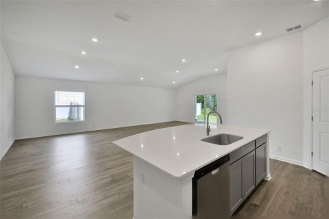 House in Orange Park, Florida 3 bedrooms, 208.66 sq.m. № 2099658 - photo 20