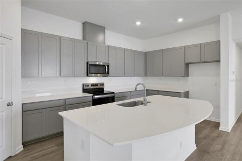 House in Orange Park, Florida 3 bedrooms, 208.66 sq.m. № 2099658 - photo 24