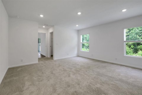 House in Orange Park, Florida 3 bedrooms, 208.66 sq.m. № 2099658 - photo 13