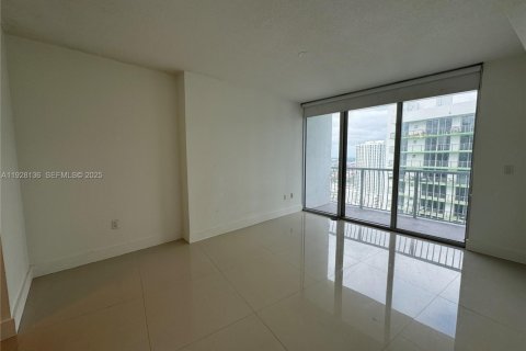Condominio en alquiler en Miami, Florida, 1 dormitorio, 76.64 m2 № 1988713 - foto 4