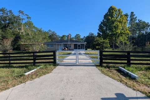 House in Dunnellon, Florida 2 bedrooms, 106.47 sq.m. № 1870317 - photo 1