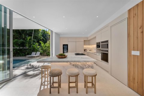 Купить виллу или дом в Майами, Флорида 8 спален, № 1989863 - фото 27