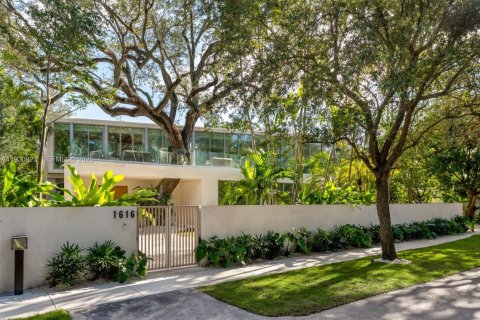 Купить виллу или дом в Майами, Флорида 8 спален, № 1989863 - фото 1