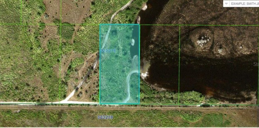Terreno en Frostproof, Florida № 2164042