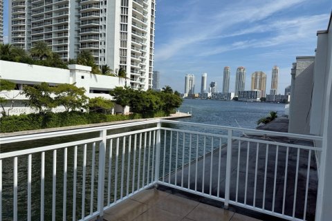 Condo à North Miami Beach, Floride, 2 chambres  № 2060165