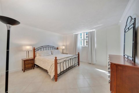 Condo in Fort Lauderdale, Florida, 2 bedrooms  № 2398093 - photo 21