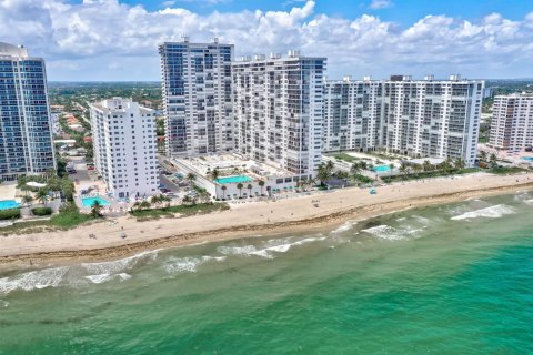 Condo in Fort Lauderdale, Florida, 2 bedrooms  № 2398093 - photo 30