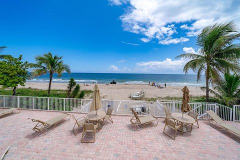 Condo in Fort Lauderdale, Florida, 2 bedrooms  № 2398093