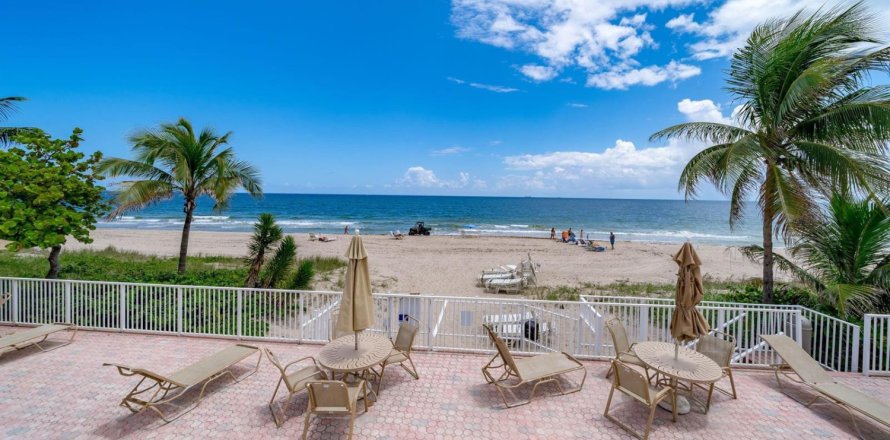 Condo in Fort Lauderdale, Florida, 2 bedrooms  № 2398093