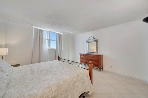 Condo in Fort Lauderdale, Florida, 2 bedrooms  № 2398093 - photo 22