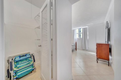 Condo in Fort Lauderdale, Florida, 2 bedrooms  № 2398093 - photo 20
