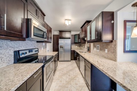 Condo in Fort Lauderdale, Florida, 2 bedrooms  № 2398093 - photo 4