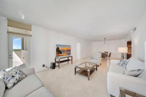 Condo in Fort Lauderdale, Florida, 2 bedrooms  № 2398093 - photo 13