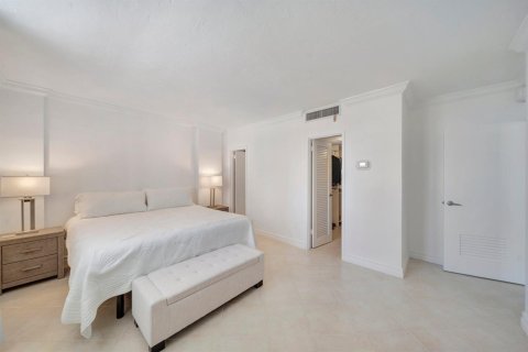 Condo in Fort Lauderdale, Florida, 2 bedrooms  № 2398093 - photo 15