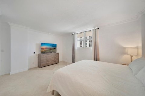 Condo in Fort Lauderdale, Florida, 2 bedrooms  № 2398093 - photo 17