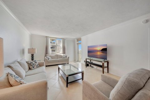 Condo in Fort Lauderdale, Florida, 2 bedrooms  № 2398093 - photo 7